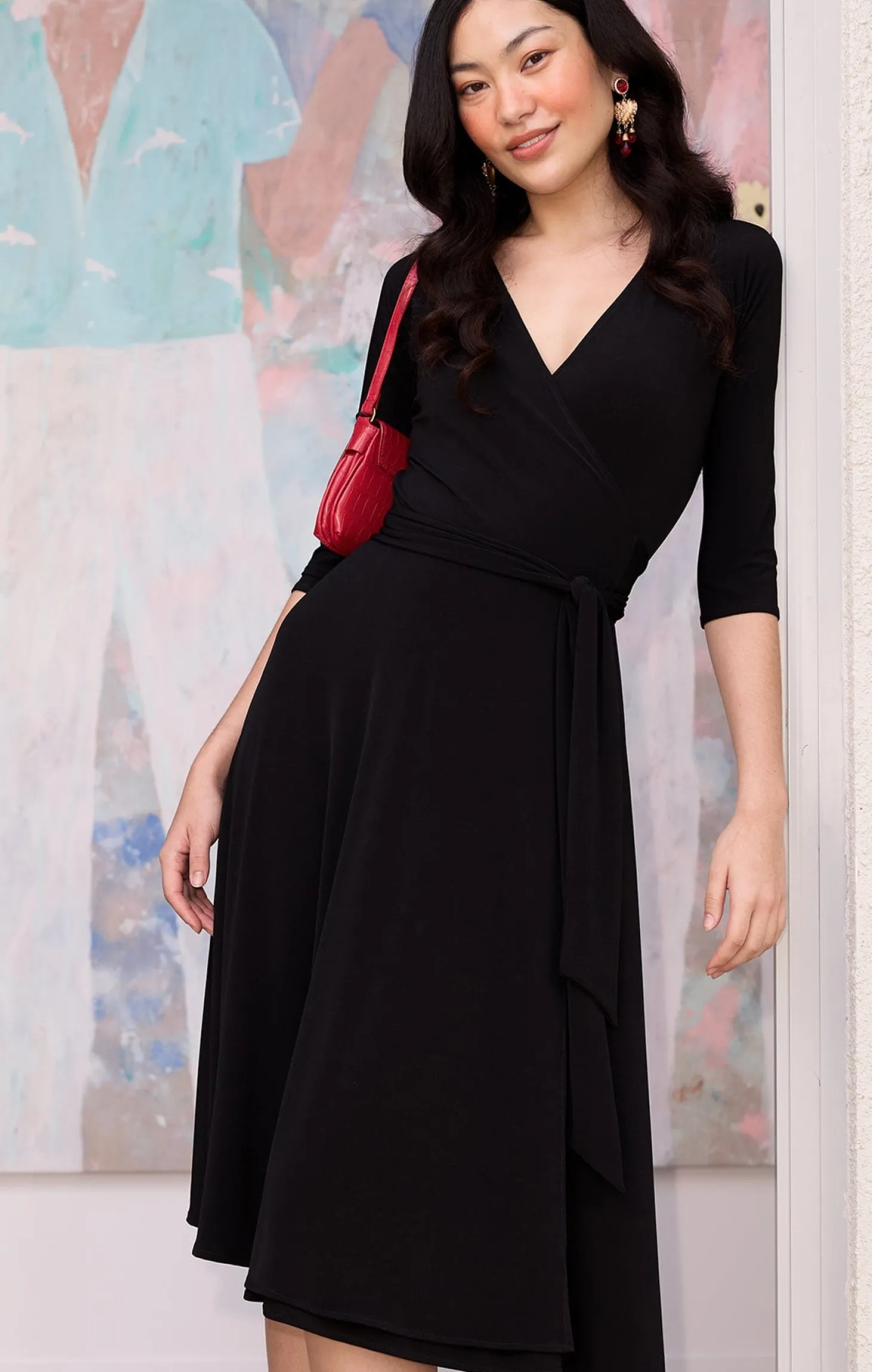 3/4 SLEEVE REVERSE WRAP MIDI DRESS IN BLACK