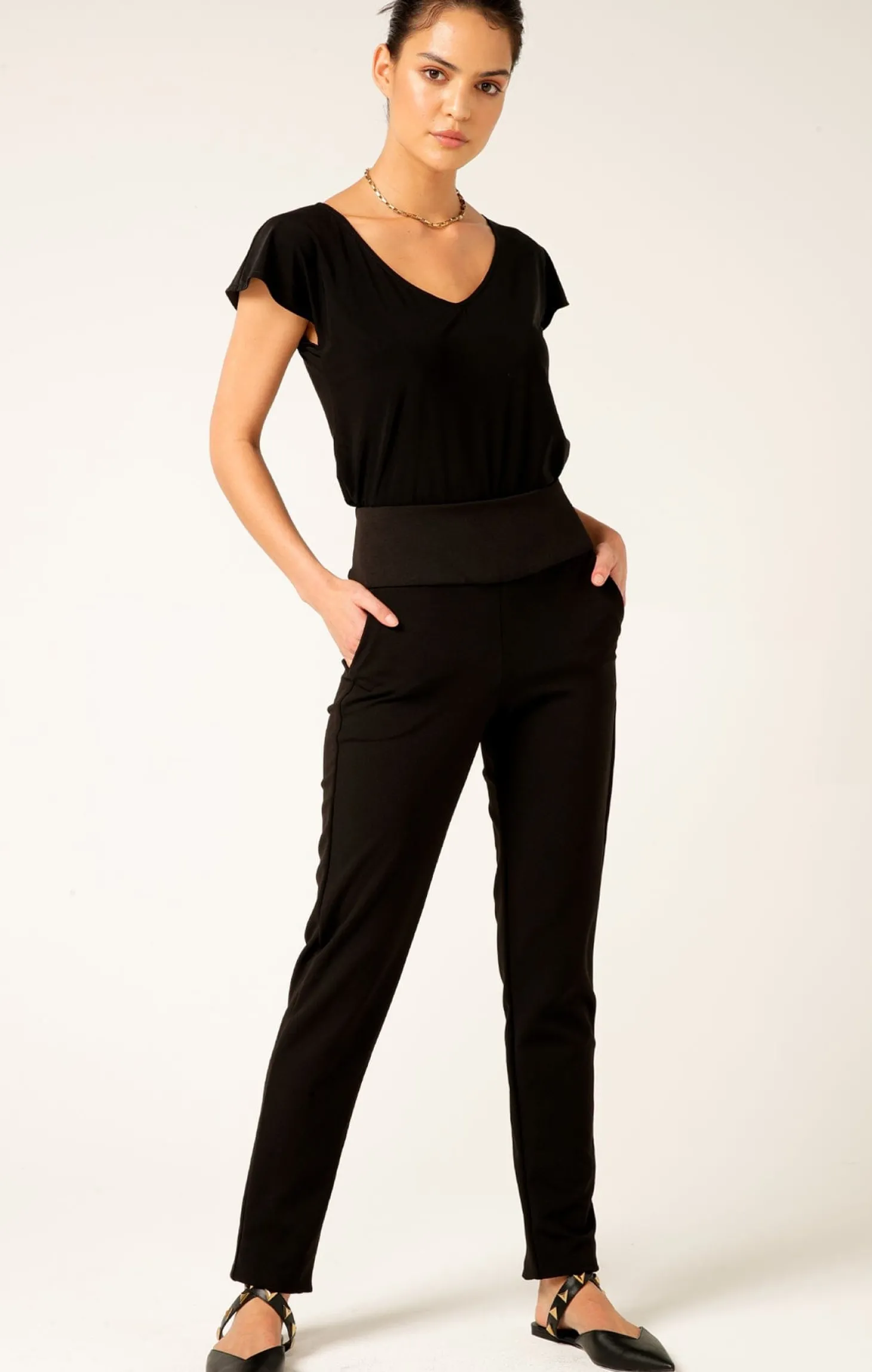 ANALIA TOP IN BLACK