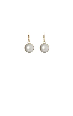 CALI FAUX PEARL METAL BALL EARRING IN GOLD