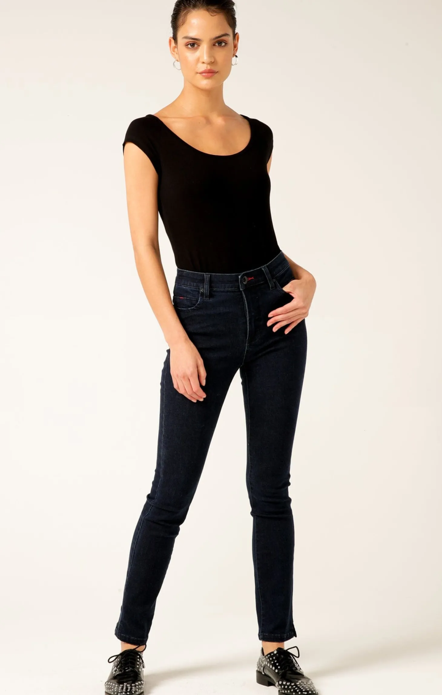 CLASSIC STRETCH JEAN IN INDIGO