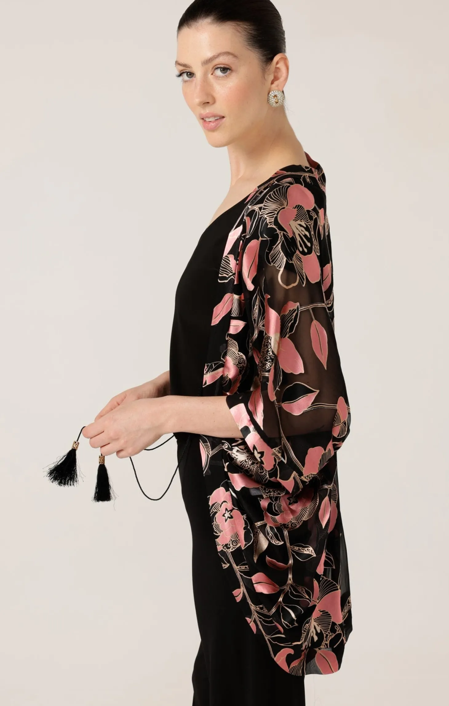 COURTESAN KIMONO IN BLACK PINK FLORAL