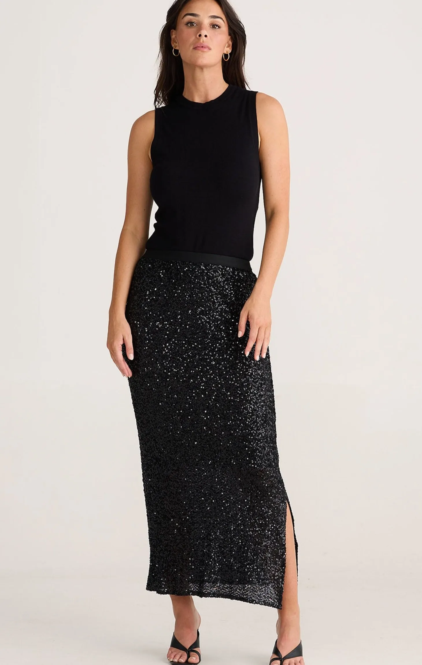 DAZZLE SKIRT IN BLACK SEQUIN