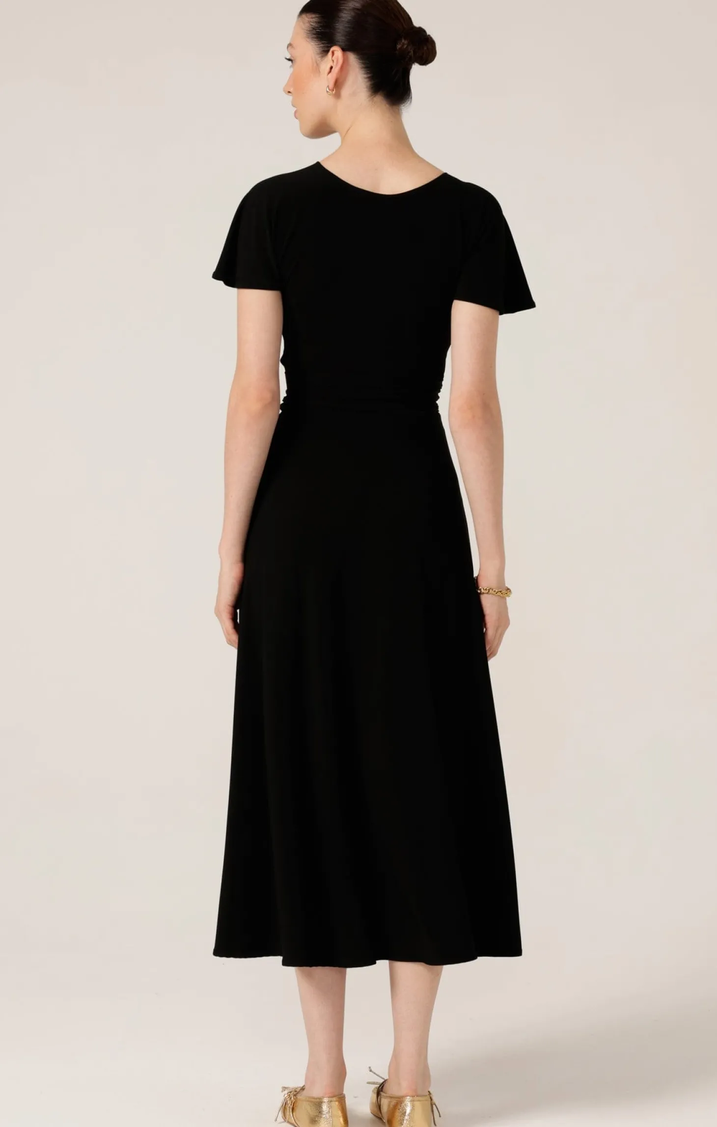 FLUTE SLEEVE REVERSE WRAP IN BLACK