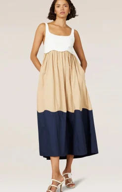 FORMATION SUNDRESS IN WHITE SAND NAVY