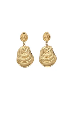 METAL OYSTER DROP EARRING IN GOLD