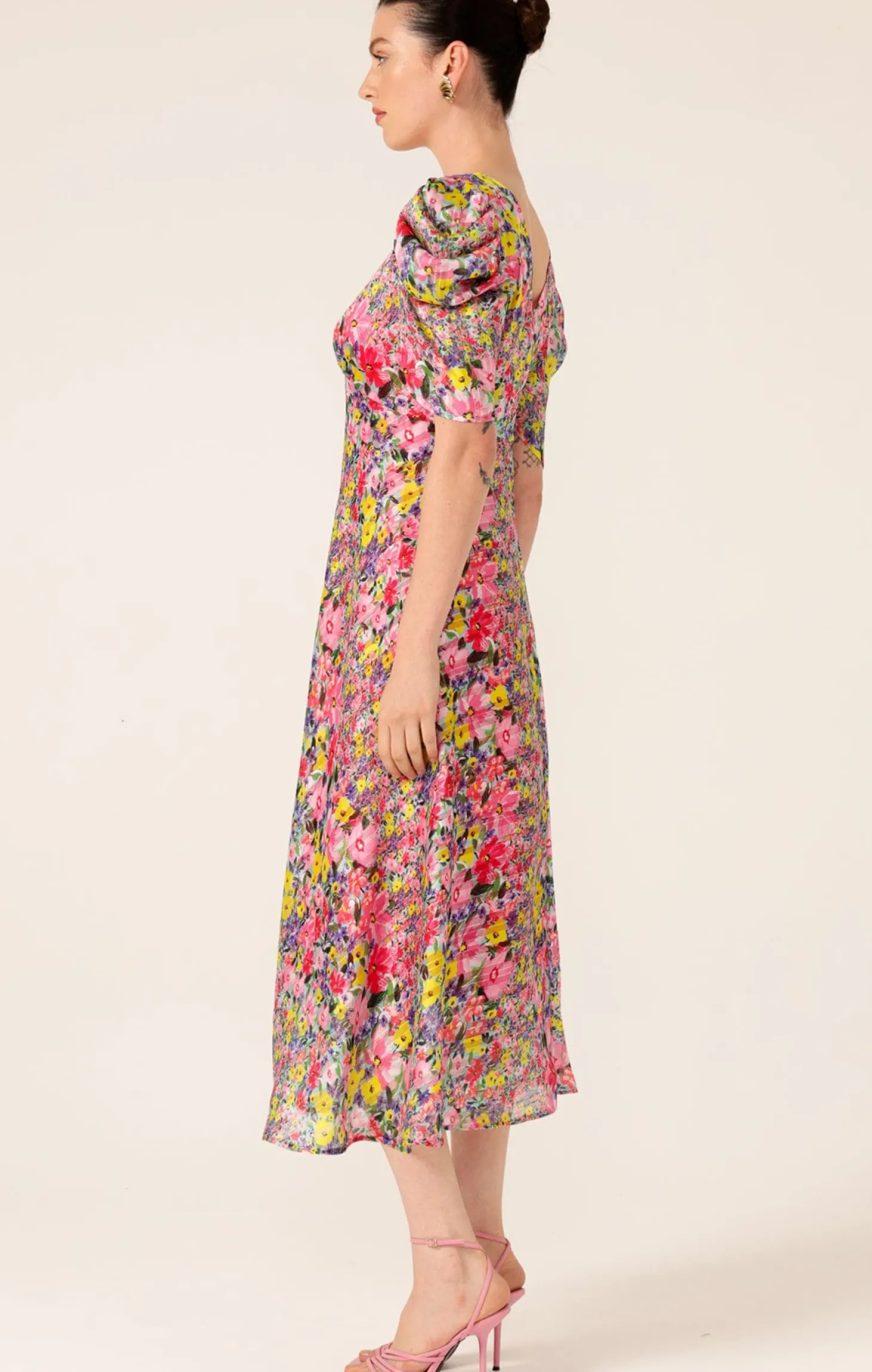 NEW BLOOMS MIDI IN PINK MULTI FLORAL