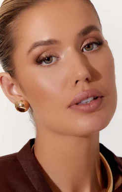 POLISHED DOME STUD EARRING IN GOLD
