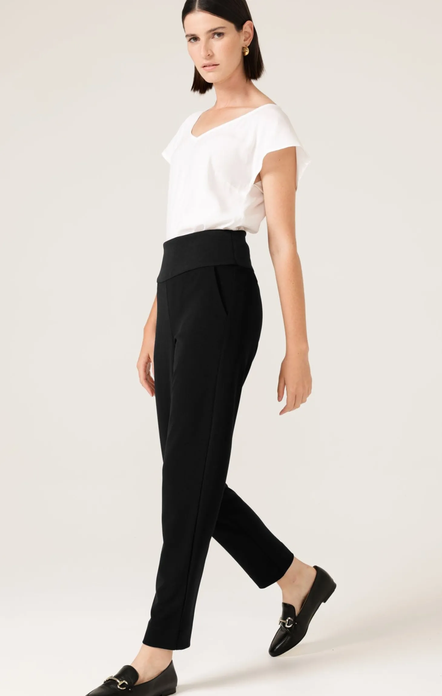 TAPERED LEG PANT IN BLACK
