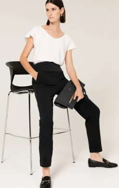 TAPERED LEG PANT IN BLACK