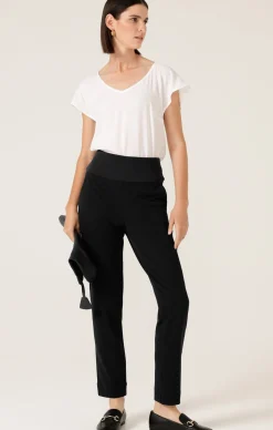 TAPERED LEG PANT IN BLACK
