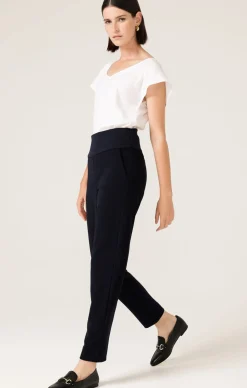 TAPERED LEG PANT IN NAVY