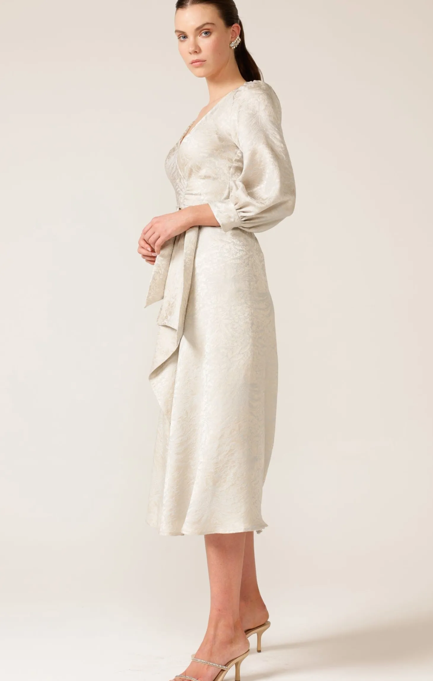 VERSAILLES WRAP DRESS IN OYSTER